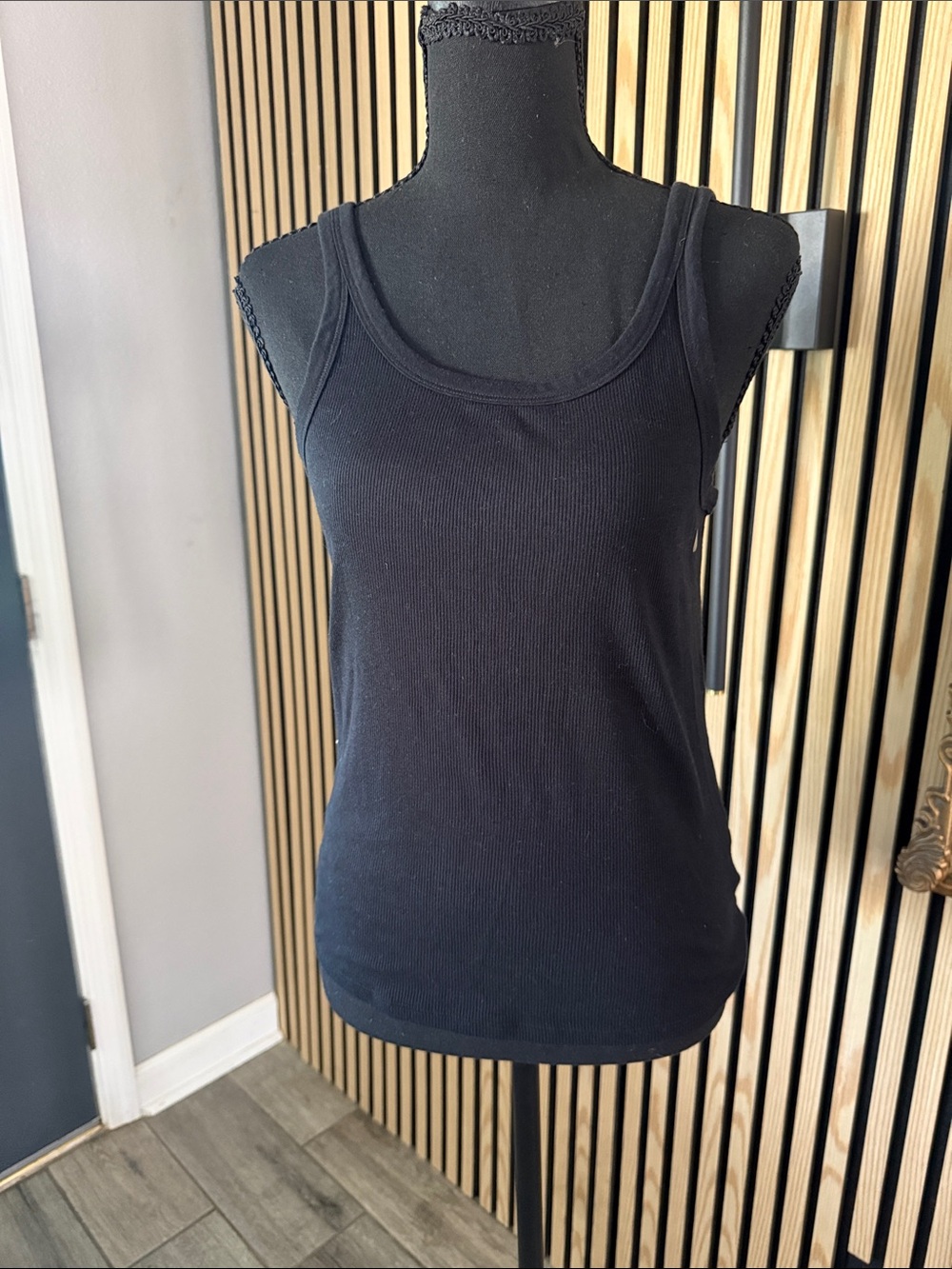American Eagle Outfitters Black Ribbed Tank Top - Women's